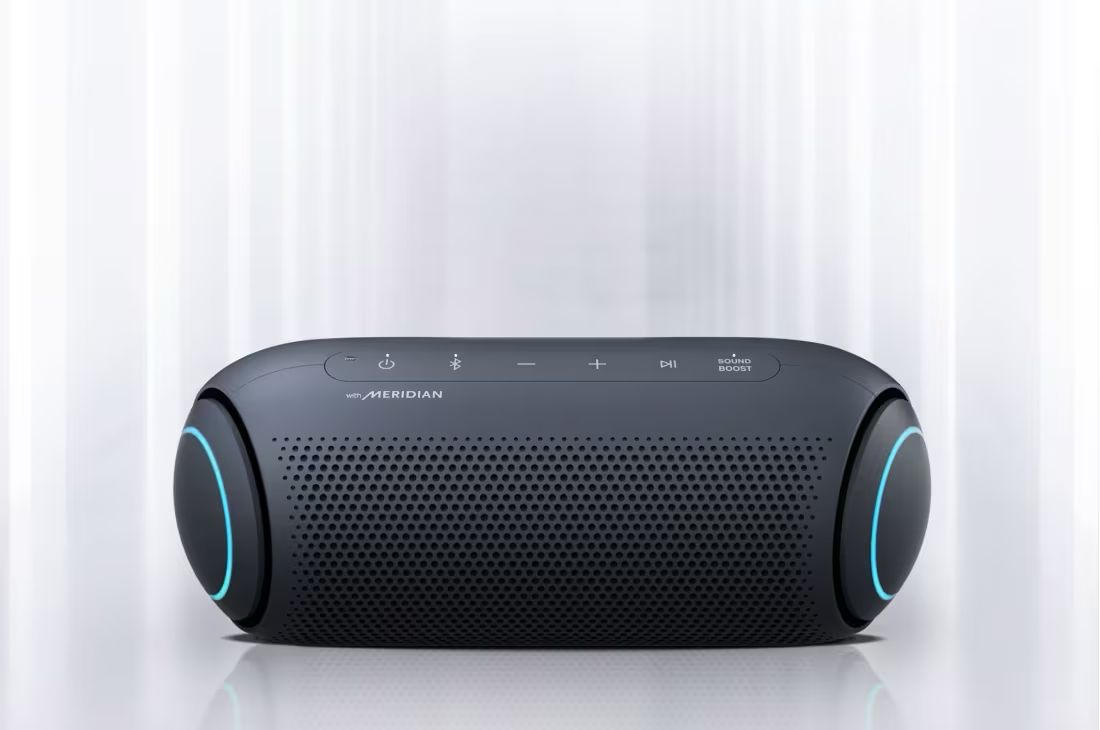 LG XBOOM Go Portable Bluetooth Speaker PL7 - LED Lighting and up to 24-Hour Battery